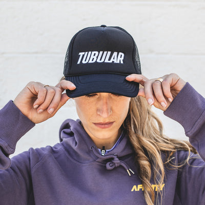 TUBULAR TRUCKER HAT [Black]